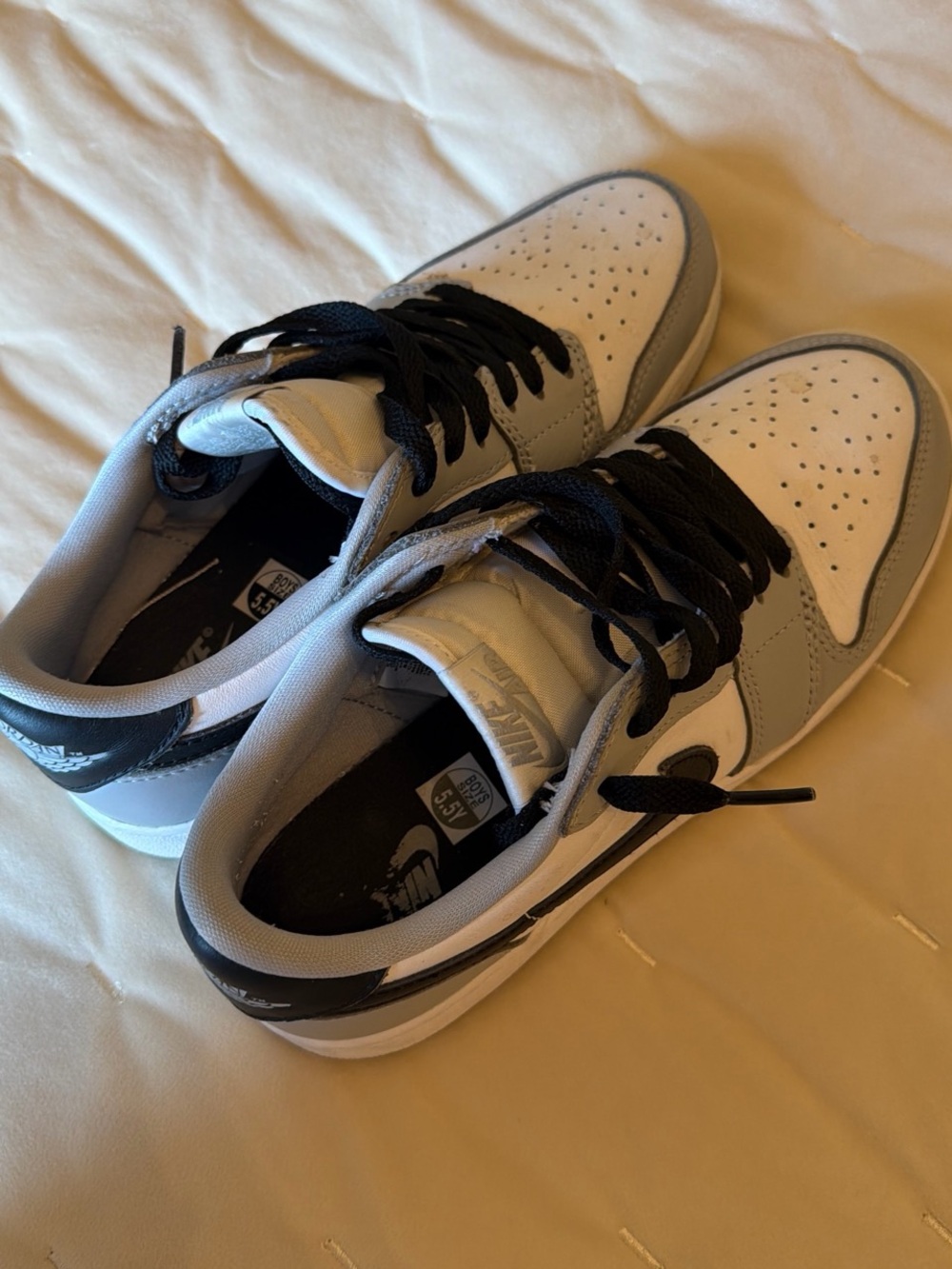 Nike Low-Top Sneakers in White, Light Gray and Black